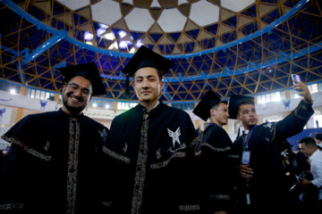 La ceremonia de graduación de estudiantes internacionales en Teherán