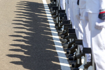 La ceremonia de graduación de estudiantes de la Armada del Ejército iraní
