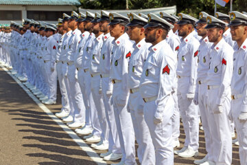 La ceremonia de graduación de estudiantes de la Armada del Ejército iraní
