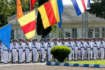 Cérémonie de remise des diplômes aux étudiants de la marine de l'armée iranienne