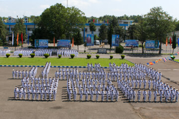 La ceremonia de graduación de estudiantes de la Armada del Ejército iraní
