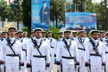 Cérémonie de remise des diplômes aux étudiants de la marine de l'armée iranienne