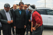 حضور استاندار کردستان در میدان مطالبات مردمی
