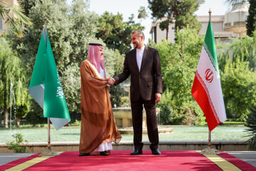 Amirabdollahian reçoit le Ministre des affaires étrangères de l'Arabie saoudite à Téhéran 