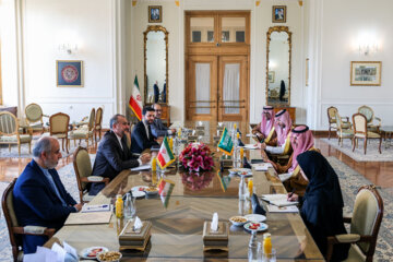 La reunión de los ministros de Relaciones Exteriores de Irán y Arabia Saudí en Teherán
