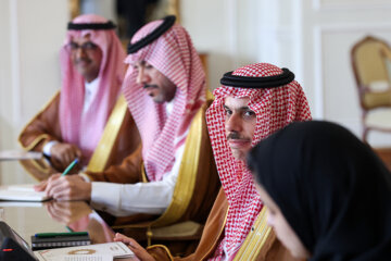 وزیر خارجه عربستان به دیدار آیت‌الله رئیسی می‌رود
