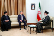 La reunión del Líder Supremo con el presidente de Uzbekistán en Teherán
