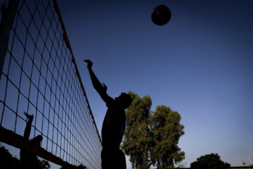 El entrenamiento del equipo voleibol playa de Irán 
