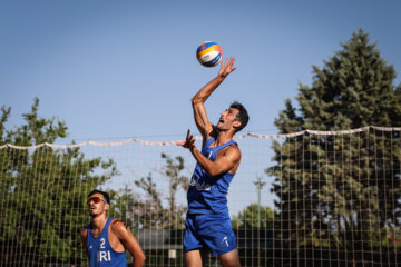 El entrenamiento del equipo voleibol playa de Irán 
