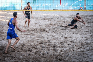 El entrenamiento del equipo voleibol playa de Irán 
