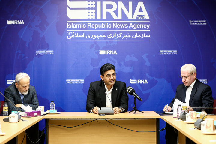 برای ترویج زبان و ادب فارسی باید به روشهای نوین روی بیاوریم