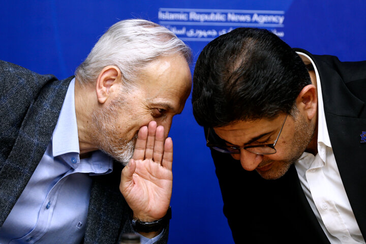 برای ترویج زبان و ادب فارسی باید به روشهای نوین روی بیاوریم