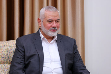 Le Guide suprême a reçu M. Ismail Haniyeh