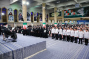 Eine Gruppe von Märtyrerfamilien trifft sich mit Ayatollah Khamenei