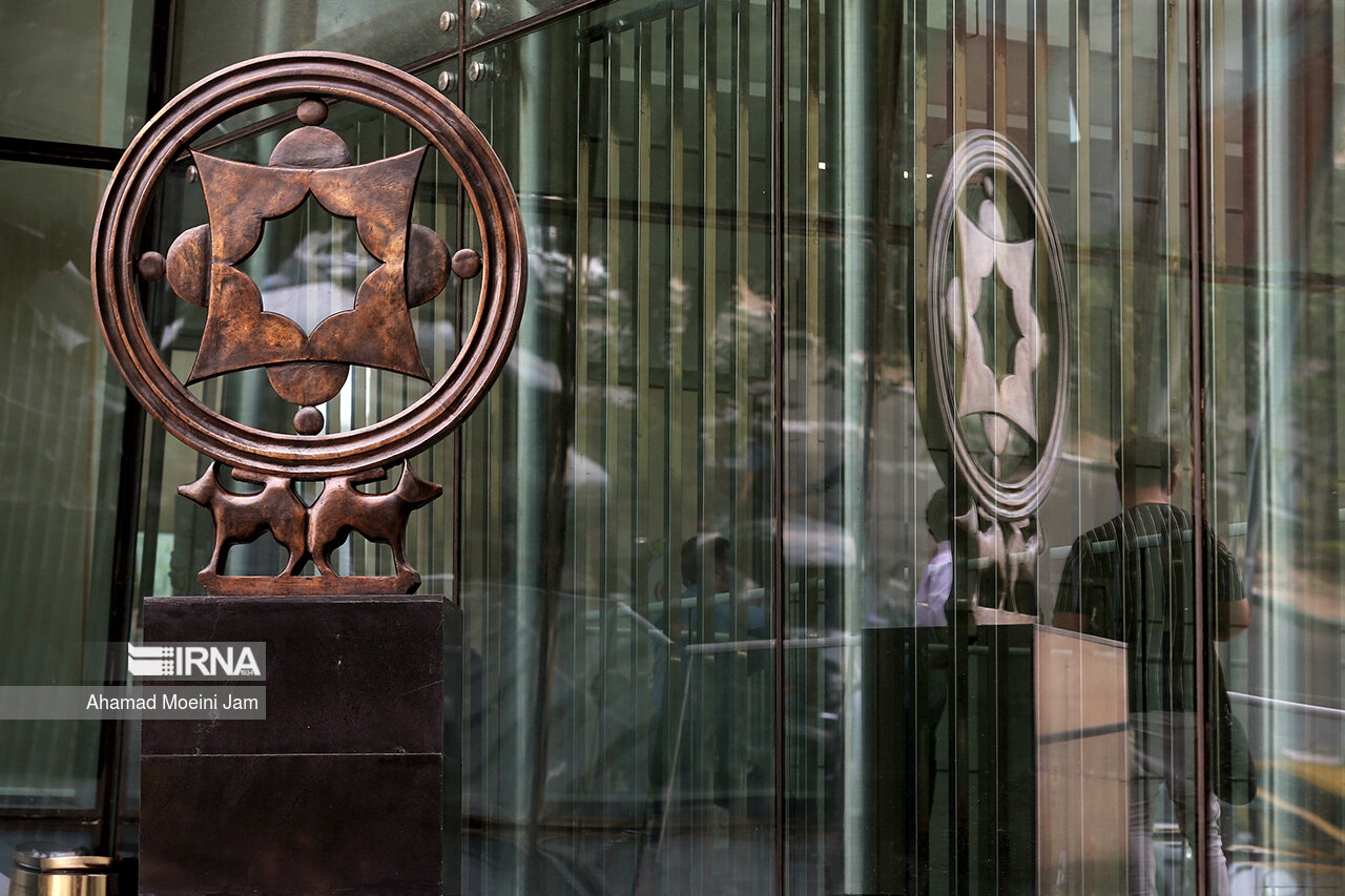 ورق بورس با رشد ۱۳ هزار واحدی شاخص برگشت 2 ورق بورس با رشد ۱۳ هزار واحدی شاخص برگشت