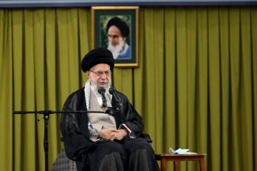 Supreme Leader prays for return of President Raisi to nation’s arms