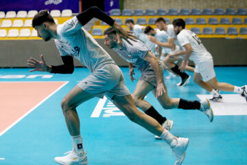 L’équipe d’Iran se prépare pour le Championnat du monde de volley-ball à Bahreïn