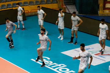 L’équipe d’Iran se prépare pour le Championnat du monde de volley-ball à Bahreïn