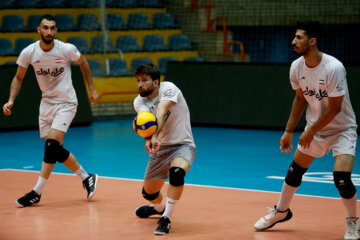 L’équipe d’Iran se prépare pour le Championnat du monde de volley-ball à Bahreïn
