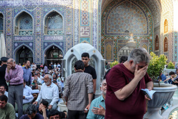 La cérémonie de récitation de la prière d'Arafat a eu lieu mercredi 28 juin 2023 soit le neuvième jour du mois de Dhul-Hijjah dans le calendrier musulman, en pleine période du Hadj (en cours à présent à la en Arabie Saoudite), dans le sanctuaire sacré de l’Imam Reza (béni soit-il) au nord-est de l’Iran. (Photo : Mohsen Bakhsandeh)