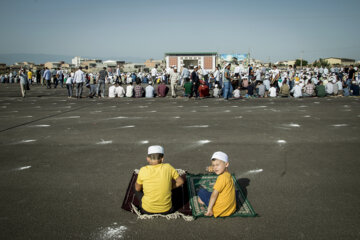 اقامه نماز عید قربان در عیدگاه بندر ترکمن