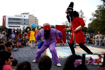 La septième journée du Festival de théâtre de marionnettes de Mobarak 