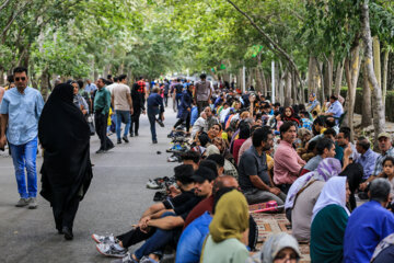 سفره اطعام غدیر در پارک ملت مشهد