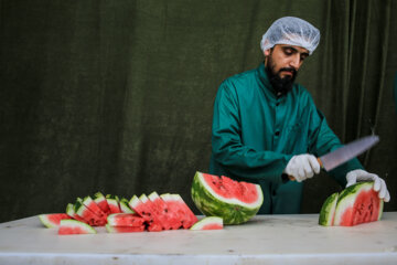 سفره اطعام غدیر در پارک ملت مشهد