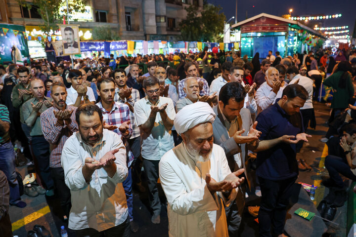 عید غدیر کے موقع پر تہران میں 10 کلومیٹر طویل عوامی جشن