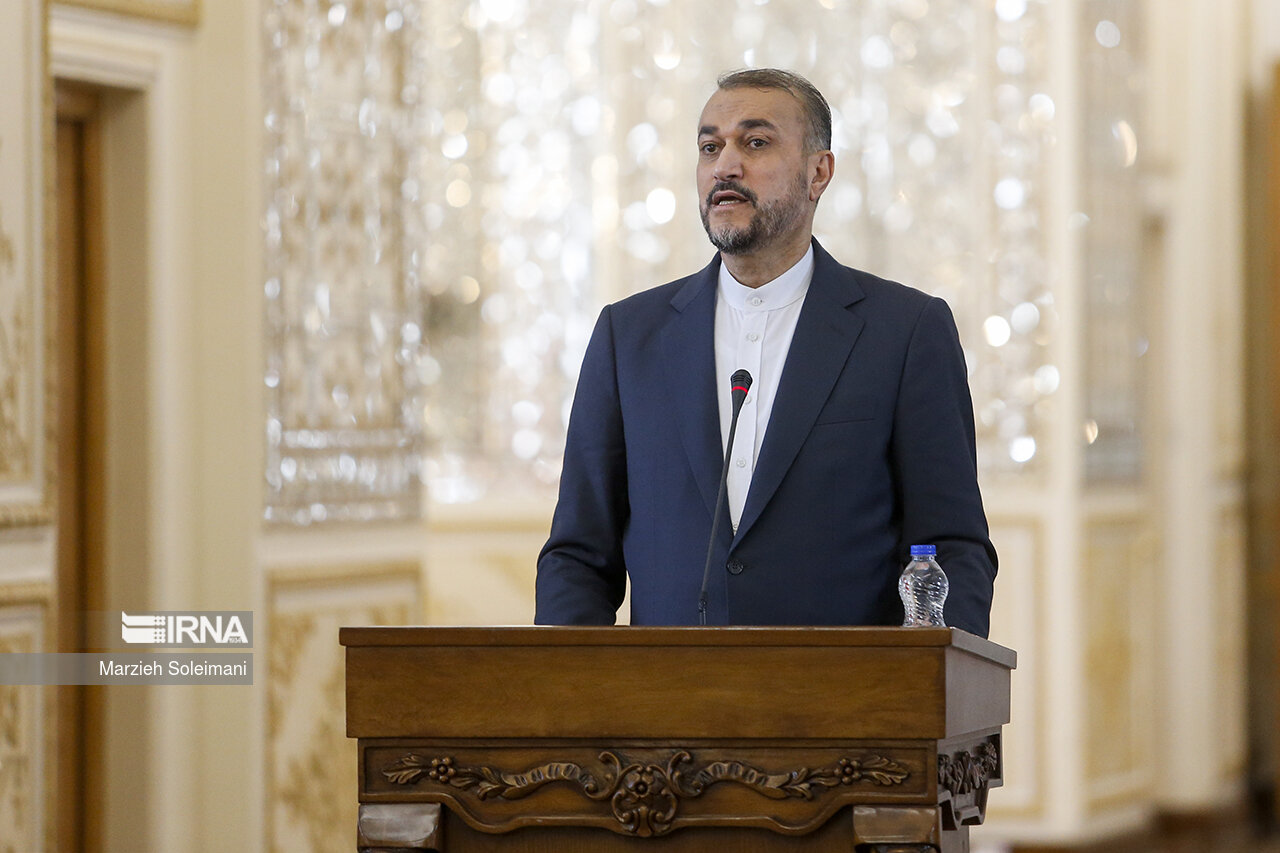 وزير الخارجية الايراني : التردد والتأخير في ادانة تدنيس القرآن يكشف عن ازدواجية المعايير
