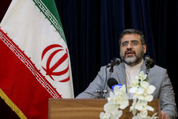 وزیر ارشاد: هویت ایران عزیز با فرهنگ ایثار و شهادت هماهنگ شده است
