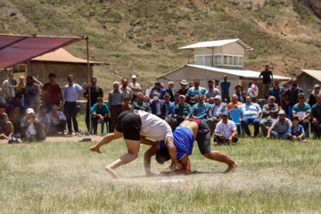 Lutte traditionnelle Locho, un domaine traditionnel des sports Pahlavani pratiqués dans le nord de l’Iran 