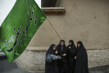Los iraníes en Gorgán se preparan para conmemorar el aniversario del martirio del imam Husein
v