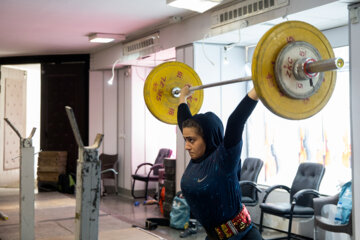 تمرین تیم ملی وزنه برداری زنان