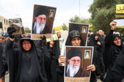 İran'ın Birden Çok Şehrinde Kur'an-ı Kerim'e Karşı Saygısızlığı Kınama Yürüyüşü Düzenlendi