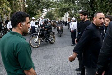 A Téhéran, les étudiants se rassemblent devant l'ambassade de Suède pour dénoncer la profanation du Coran 