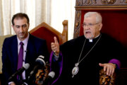 كبير اساقفة الأرمن في طهران يستنكر الاساءة للقرآن الكريم في السويد