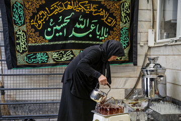 این خانه عزادار حسین است..