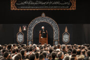 Trauerzeremonie von Imam Hossein (AS) in Anwesenheit des Revolutionsführers