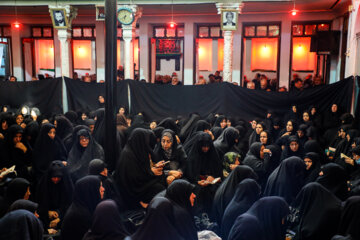 La cérémonie de deuil de Muharram à la maison Bonakdar à Ispahan 