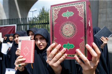 Estudiantes iraníes condenan la profanación del sagrado Corán