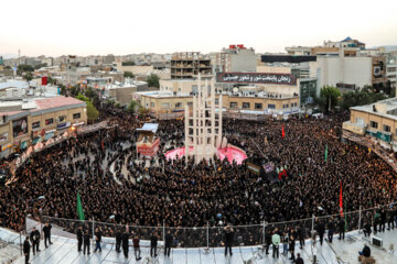 Des foules immenses organisent une cérémonie de deuil annuelle à Zanjān, dans l'ouest de l'Iran