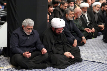 عزاداری شب تاسوعا با حضور مقام معظم رهبری + عکس 9
