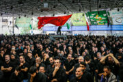 بالصور.. مراسم العزاء الحسيني في جامعة طهران بذكرى تاسوعاء