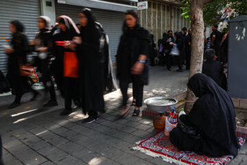La distribution de Halva gratuits à l'occasion de Muharram à Téhéran 