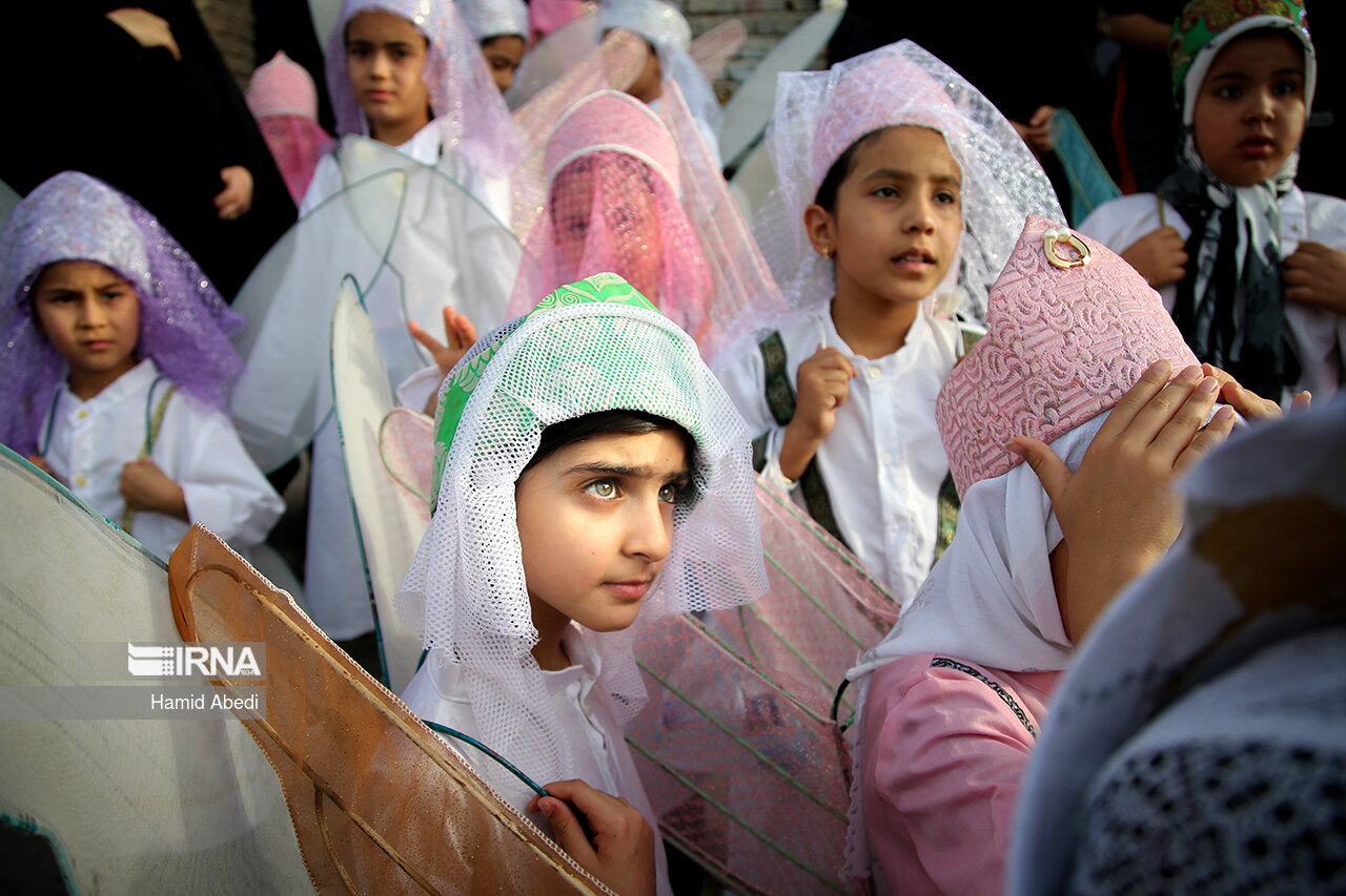 ورود نمادین کاروان امام حسین(ع) به کربلا در قشم بازسازی شد