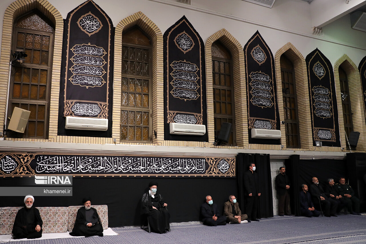عزاداری شب تاسوعا با حضور رهبر  معظم انقلاب