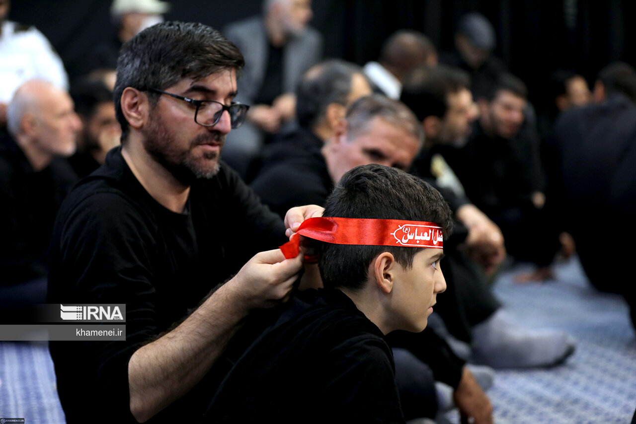 عزاداری شب تاسوعا با حضور رهبر  معظم انقلاب