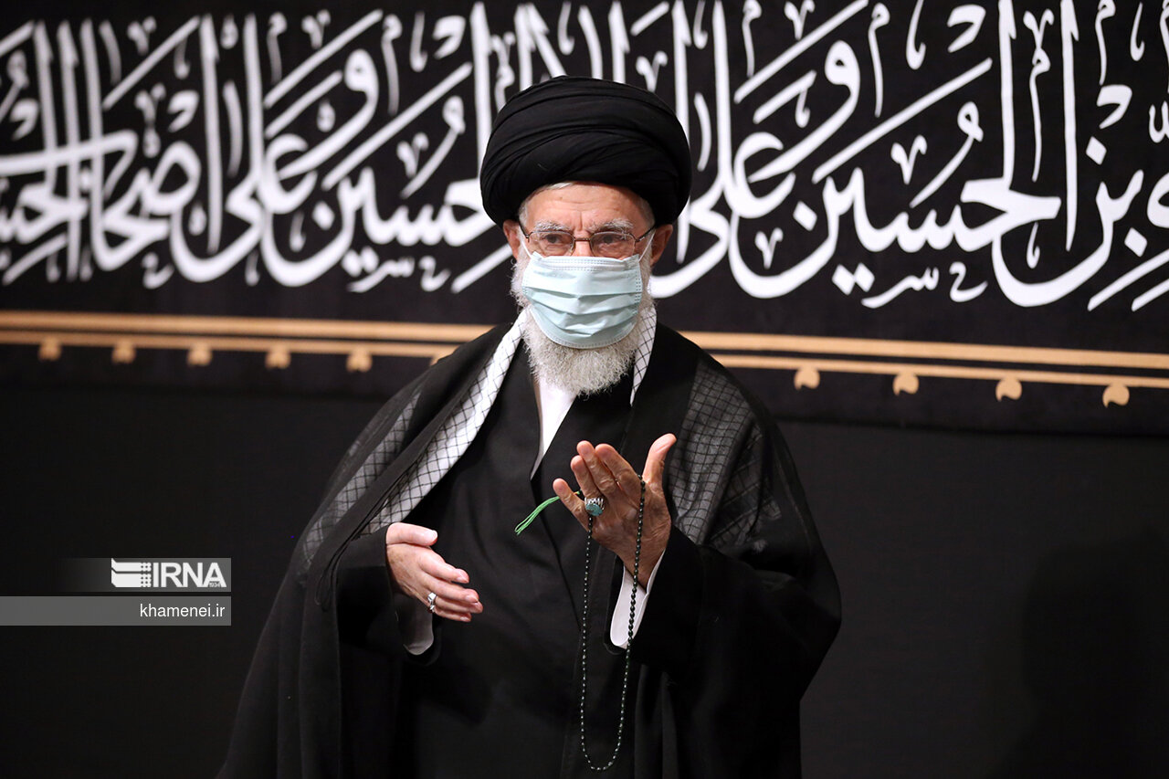 عزاداری شب تاسوعا با حضور رهبر  معظم انقلاب