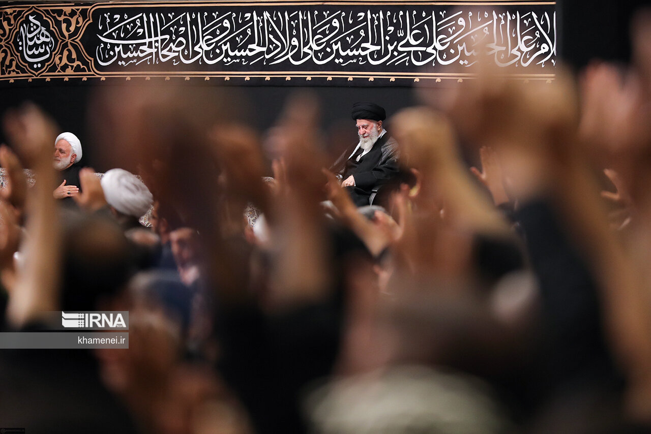 عزاداری شب تاسوعا با حضور رهبر  معظم انقلاب